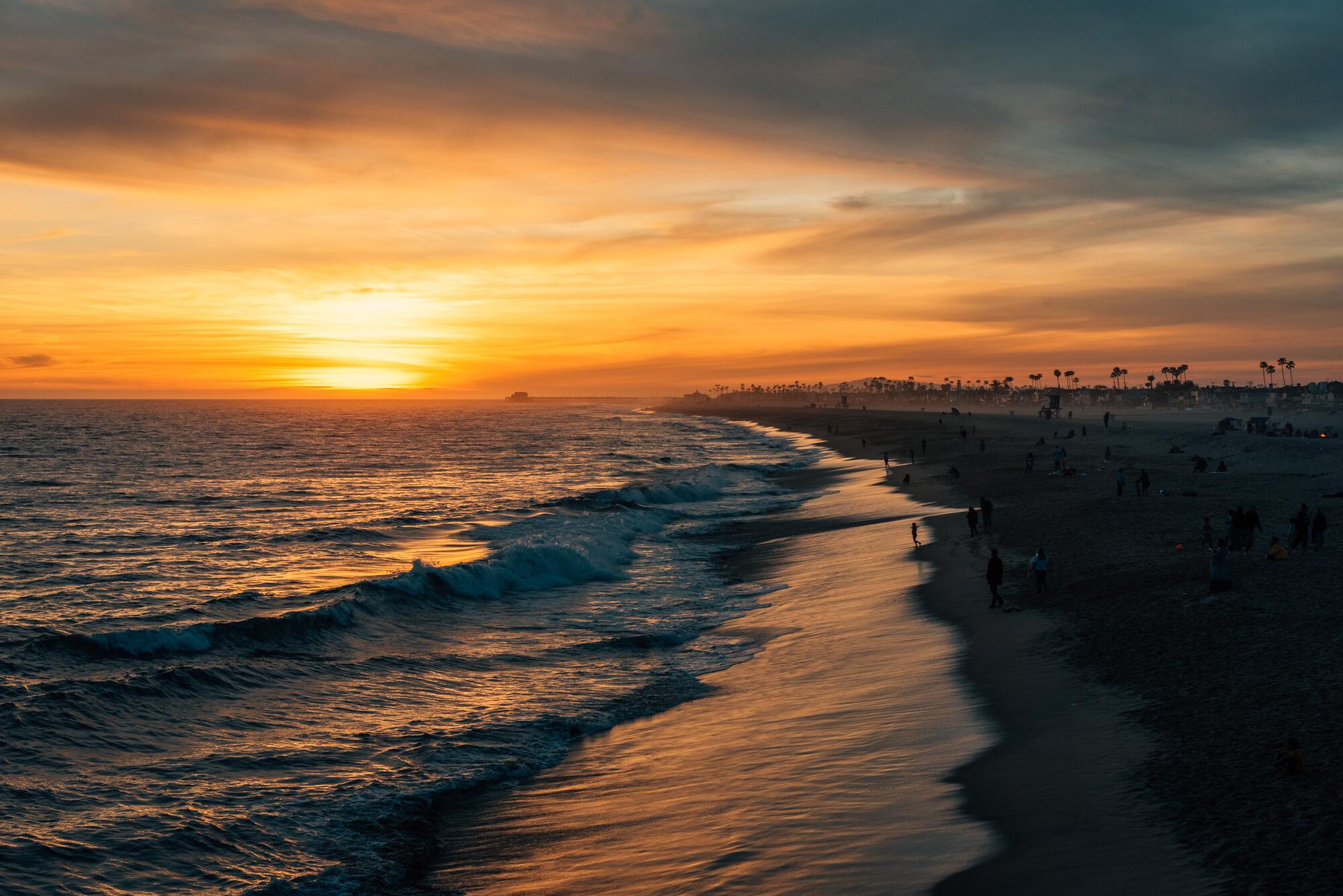 newport beach at dusk